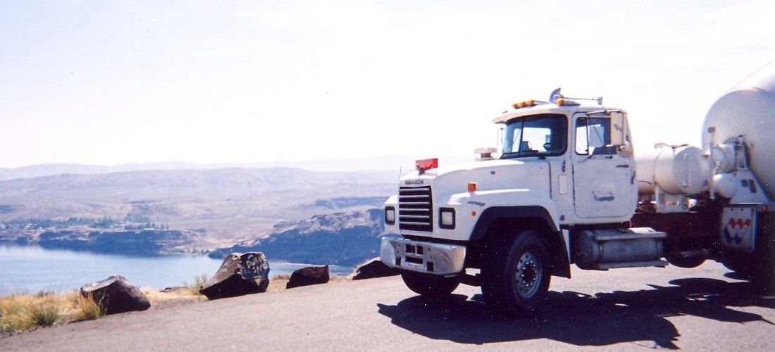 Aug 10, 2004 @ Vantage WA heading to Seattle WA